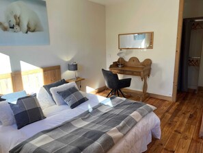 2 chambres, fer et planche Ă repasser, Wi-Fi, draps fournis