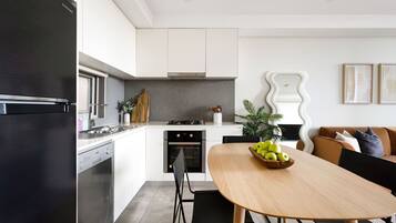 Fridge, microwave, oven, stovetop