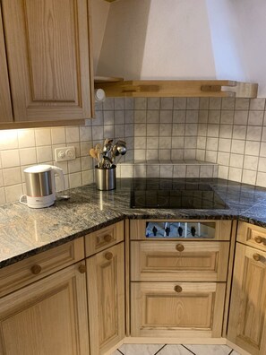 Fridge, dishwasher, cookware/dishes/utensils - Alpenglühn by Interhome (Adelboden)