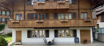 Alpenglühn by Interhome