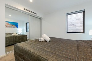 1 bedroom, desk, iron/ironing board, free WiFi - Rozelle Village l 1 Bedroom l Pet Friendly (Inner West Council)