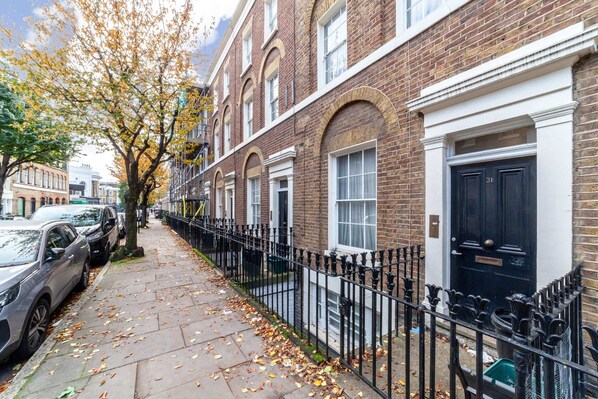 Point of interest - Period Victorian Abode In Idyllic Kings Cross (London)
