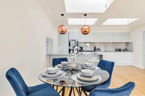 Basic Apartment | Private kitchen