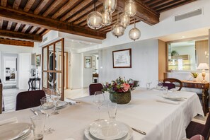 Dining - Appartement Saint-paul - Vue Imprenable Lyon (Lyon)