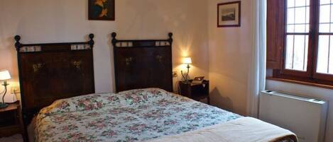 1 habitación, wifi y ropa de cama