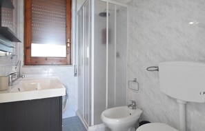 Douche, sèche-cheveux
