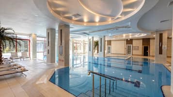Sauna, baño de vapor, aguas termales y masajes con piedras calientes