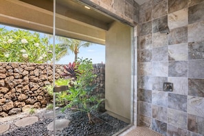 Hair dryer, towels - Wai'ula'ula Villa 330 Three Bedroom (Kamuela)