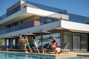 Inomhuspool och uppvärmd pool