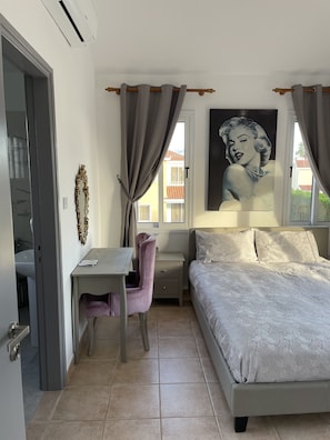 4 bedrooms, in-room safe, iron/ironing board, travel cot