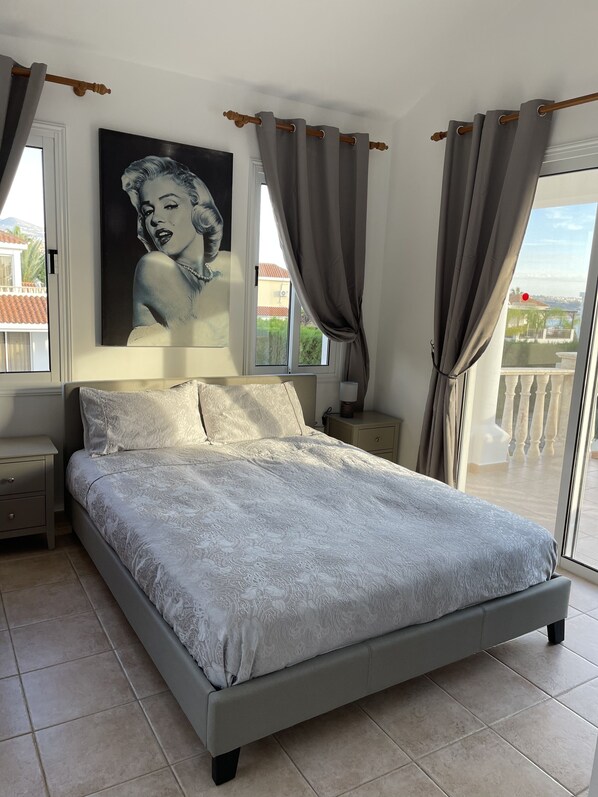 4 bedrooms, in-room safe, iron/ironing board, travel cot