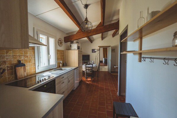 Fridge, microwave, oven, dishwasher