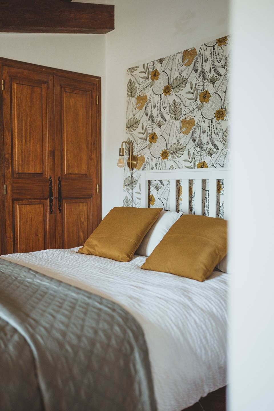 2 bedrooms, travel cot, free WiFi