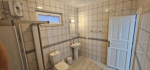 Classic Apartment | Bathroom