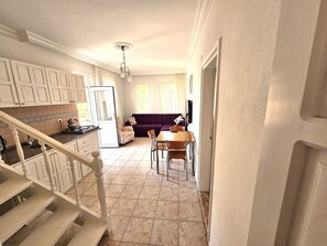 Appartement Duplex Confort | Minibar, décoration personnalisée, ameublement personnalisé