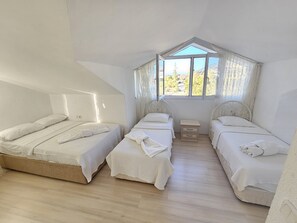 Appartement Duplex Exclusif | Minibar, décoration personnalisée, ameublement personnalisé