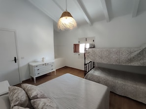 1 quarto, Wi-Fi de cortesia, roupa de cama
