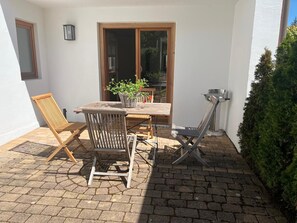 Outdoor dining - Ferienwohnung Haus Ferienglück mit Unmittelbarem Zugang zu den Loipen (Reit im Winkl)