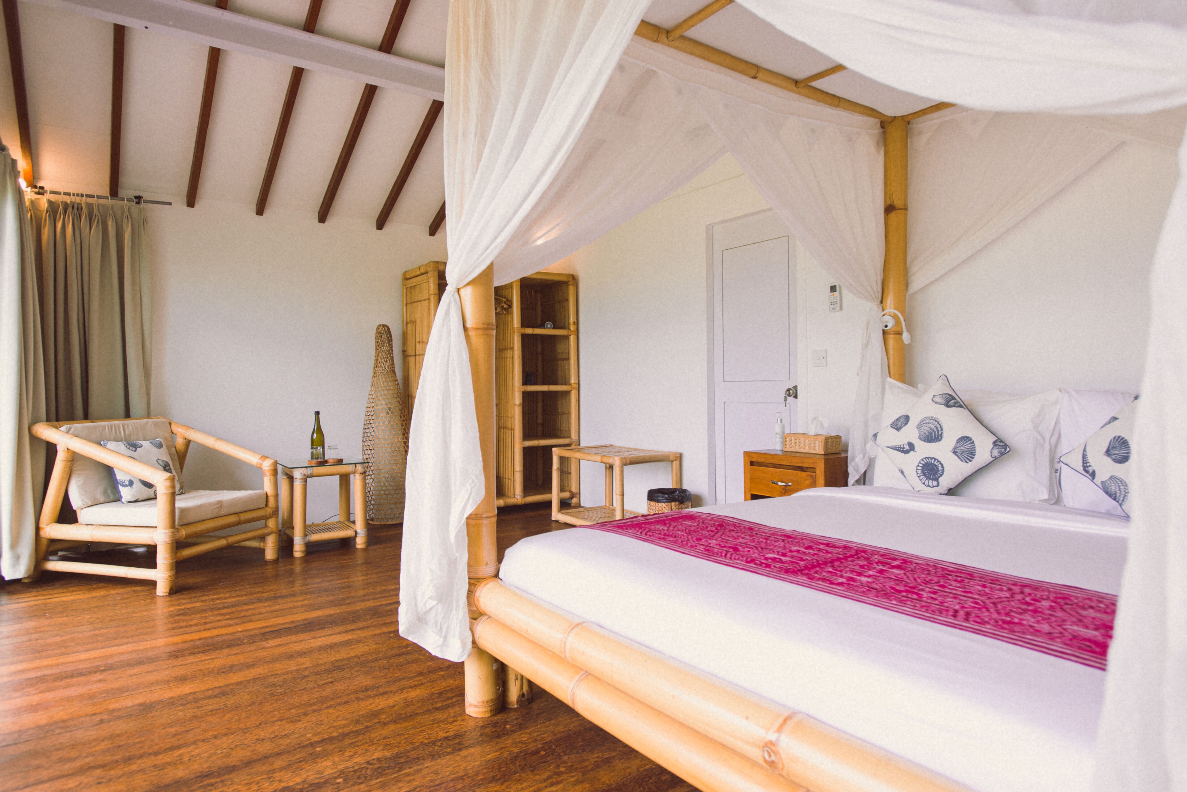 Deluxe Double or Twin Room, Garden View (Hill Side Bungalow) | Living area