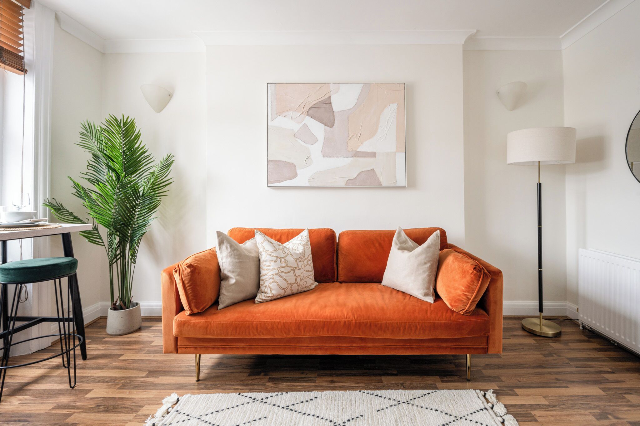 Superior One Bedroom Apartment | Living area