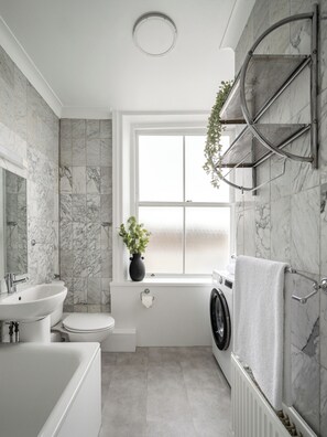 Superior Apartment | Bathroom