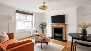 One Bedroom Lower Ground | บริเวณนั่งเล่น