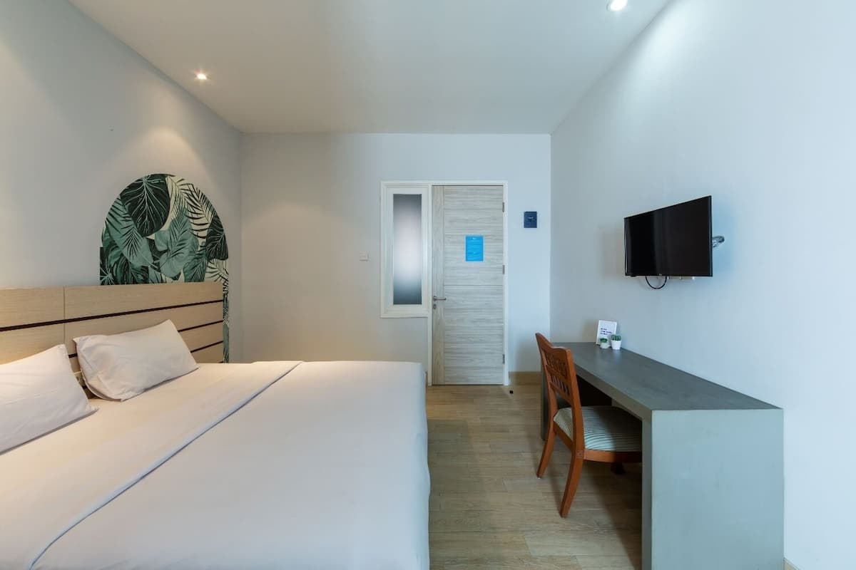 Deluxe Room | 1 bedroom, desk, free WiFi, bed sheets