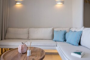 Smart TV - Blue Pearl Suite in Tinos  (Tinos Town)
