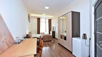 Double Room, Balcony | 1 bedroom, desk, laptop workspace, free WiFi
