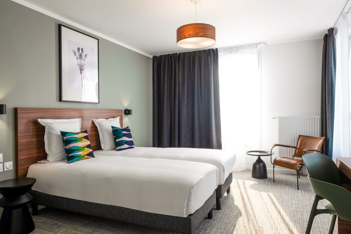 Premium Studio, 2 Twin Beds | 1 bedroom, in-room safe, desk, laptop workspace
