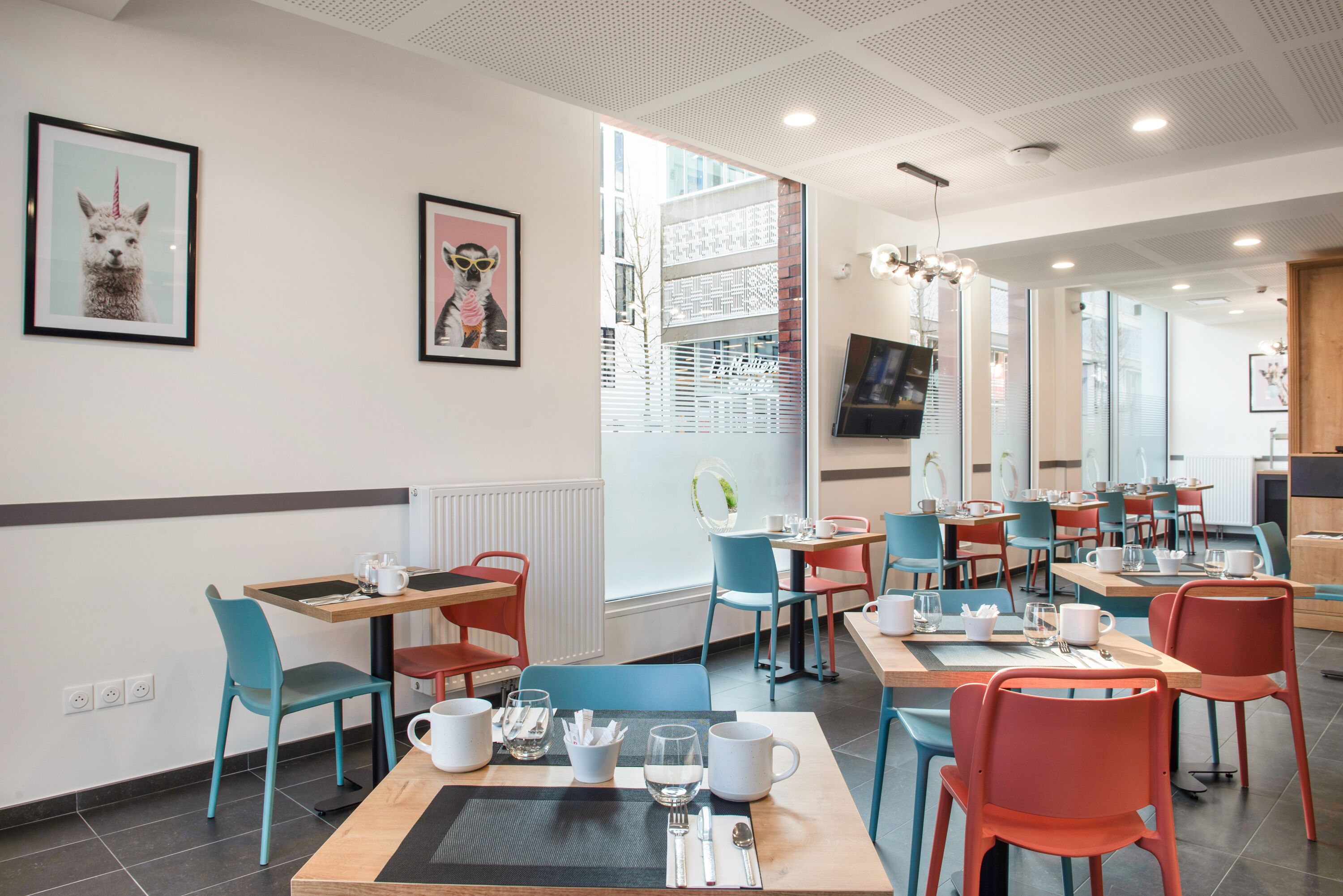 每日供应自助式早餐（每人 EUR 14.90）