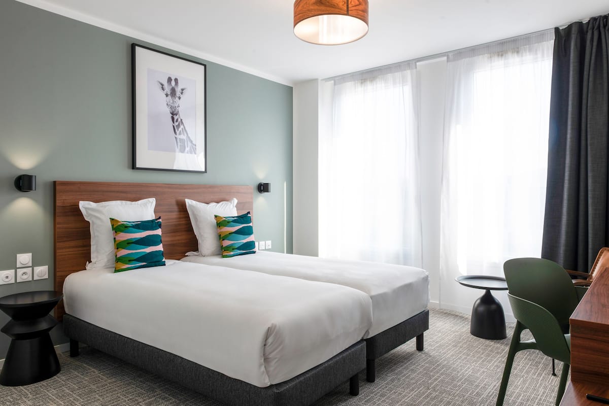 Studio, 2 Twin Beds | 1 bedroom, in-room safe, desk, laptop workspace