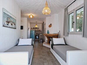 1 bedroom, soundproofing, iron/ironing board, travel cot