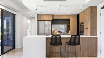 Apartment, 3 Bedrooms | Private kitchen