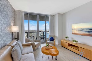 TV, offices - Amazing View + Pool + Gym + 2 Bedrooms (Hallandale Beach)