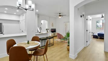 Apartment | In-room dining