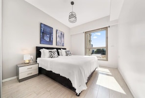 1 bedroom, desk, iron/ironing board, travel cot - Haneviim Court Complex - 1 Bedroom (Multi-unit) (Jerusalem)