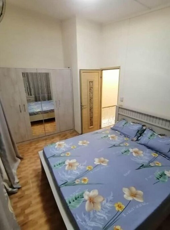 2 bedrooms, bed sheets