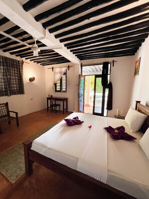 Comfort Double Room | In-room safe, individually decorated, individually furnished, desk - Karibu Maisha Lodge (Kizimkazi)