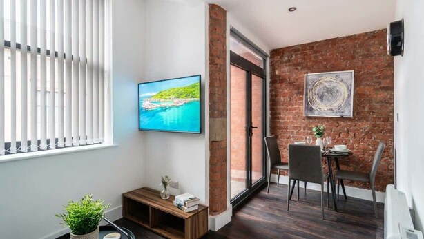 Unclassified image, 1 of 14, button - Modern Central Liverpool Apartment with Balcony (Liverpool)