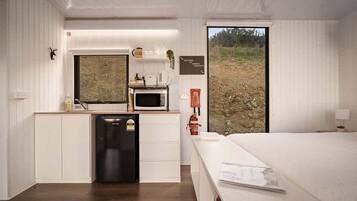 1 bedroom, bed sheets