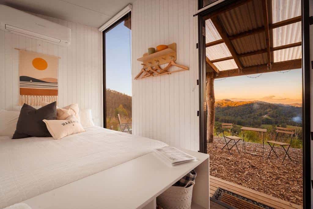 1 bedroom, bed sheets