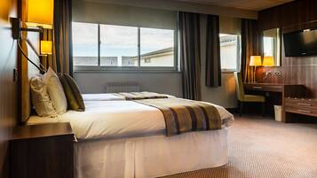 Standard Double or Twin Room | Hypo-allergenic bedding, desk, laptop workspace, free WiFi