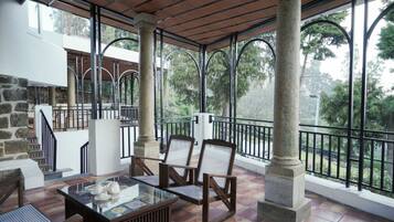 Traditional Condo | Terrace/patio