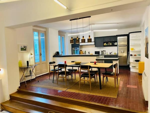 Dining - 110 M² Avec Terrasse-solarium Intra Muros (Avignon)