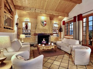 TV, fireplace - Family chalet in Courchevel 1850 with fireplace and hammam (Courchevel)