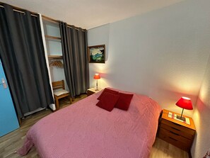 2 bedrooms