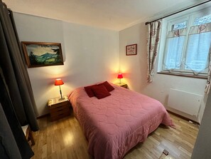 2 bedrooms