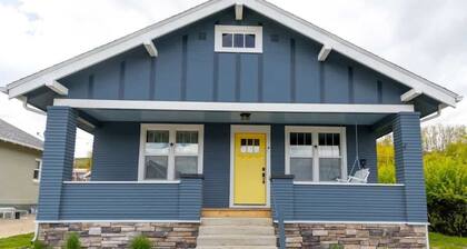 Bluebird Bungalow- In Town- Pet Friendly-