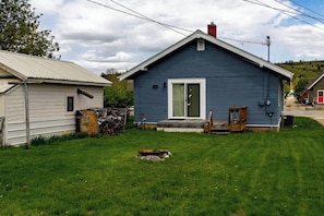 Exterior - Bluebird Bungalow- In Town- Pet Friendly- (Red Lodge)